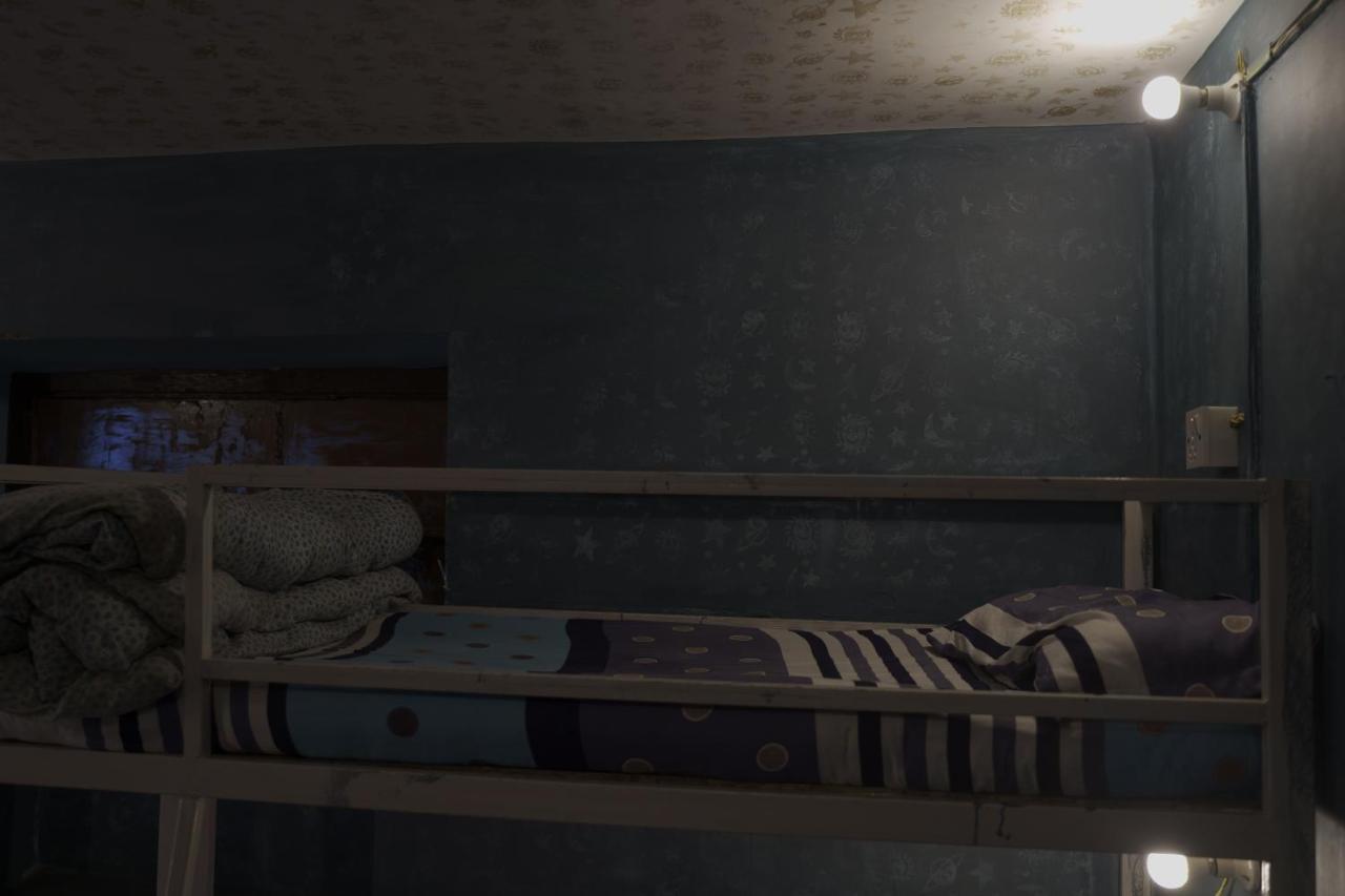 Fireflies Hostel Катманду Экстерьер фото