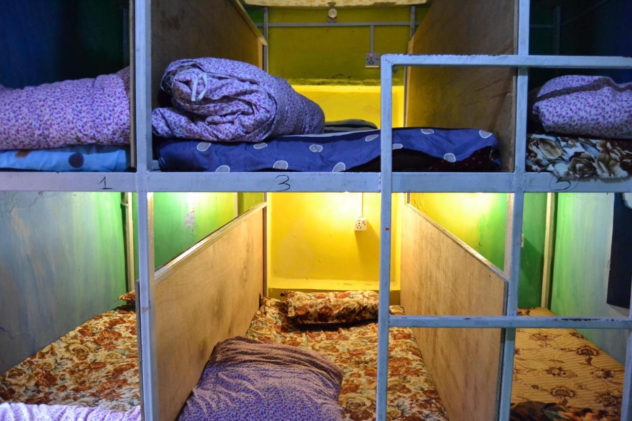 Fireflies Hostel Катманду Экстерьер фото