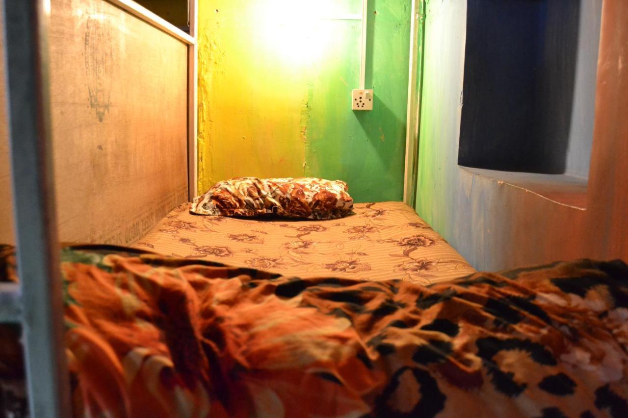 Fireflies Hostel Катманду Экстерьер фото