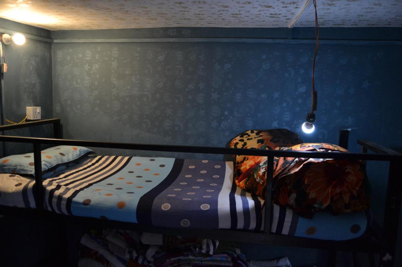 Fireflies Hostel Катманду Экстерьер фото