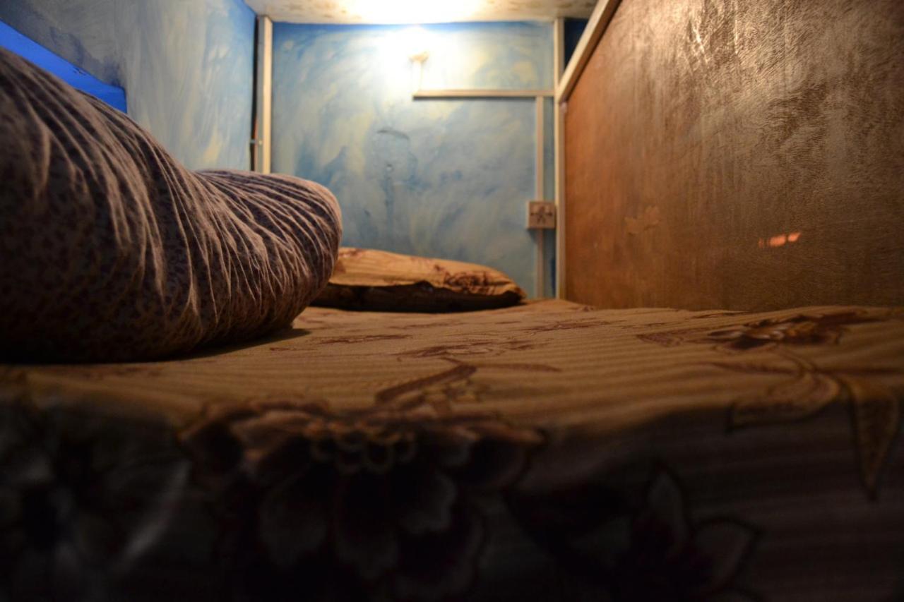 Fireflies Hostel Катманду Экстерьер фото