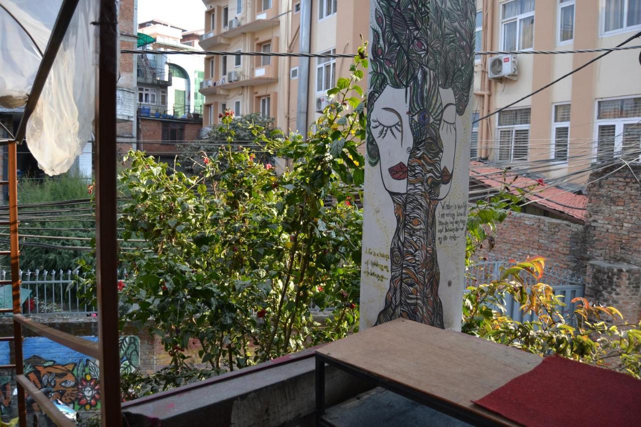 Fireflies Hostel Катманду Экстерьер фото