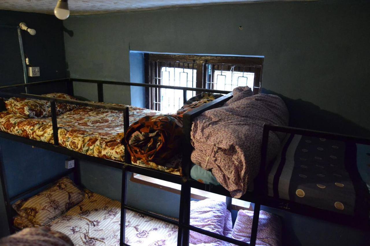 Fireflies Hostel Катманду Экстерьер фото