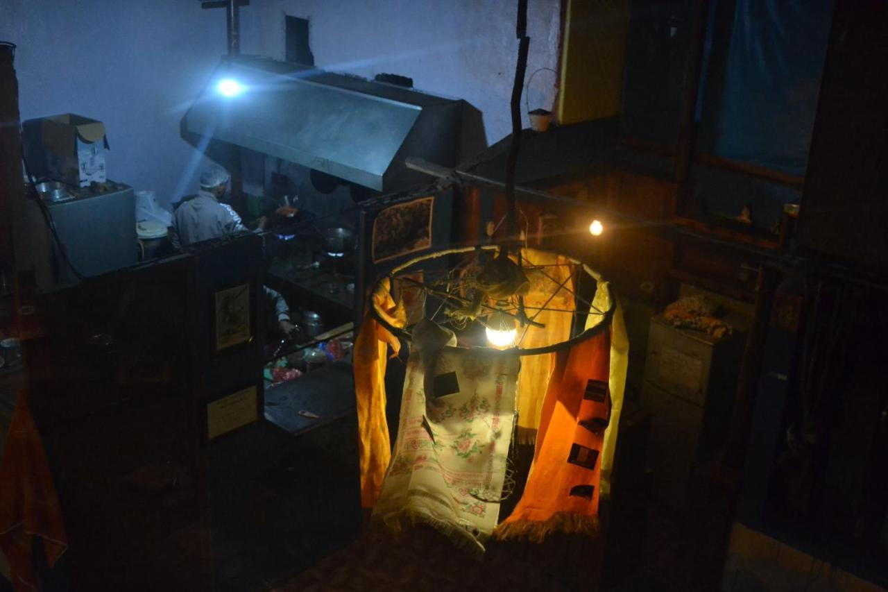 Fireflies Hostel Катманду Экстерьер фото